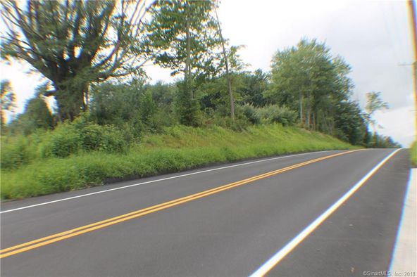 Mullen Rd: Mullen Rd, Enfield, CT 06082